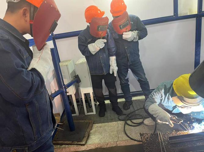 市應急管理局開展安全生產資格考試考務人員特種作業實操業務培訓交流